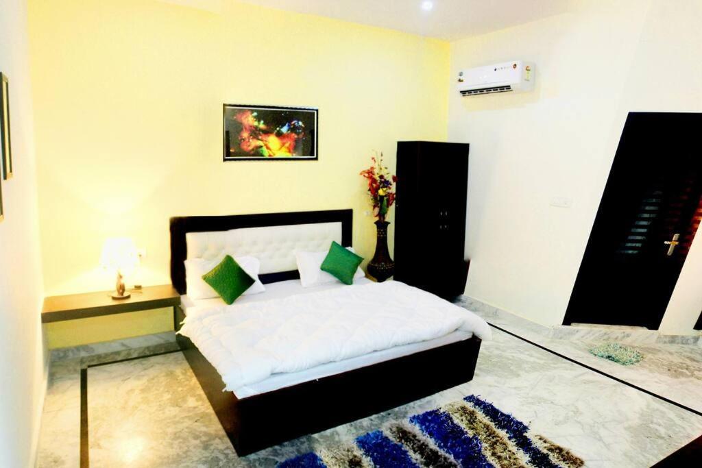 Taj Castle A Boutique Homestay アーグラ エクステリア 写真