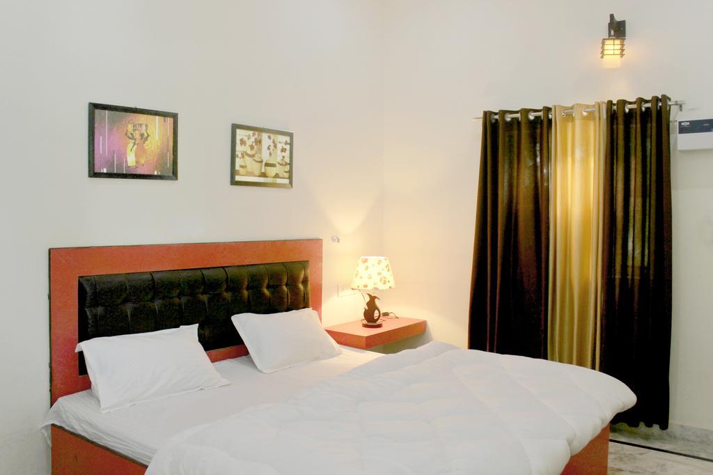 Taj Castle A Boutique Homestay アーグラ エクステリア 写真